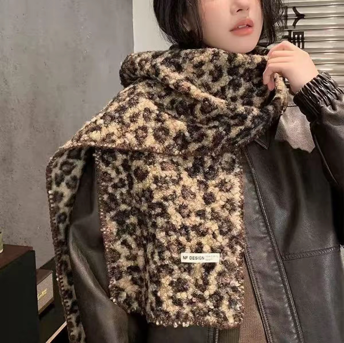Advanced Women's Light Luxury Fashion Versatile Accessories Leopard Scarf