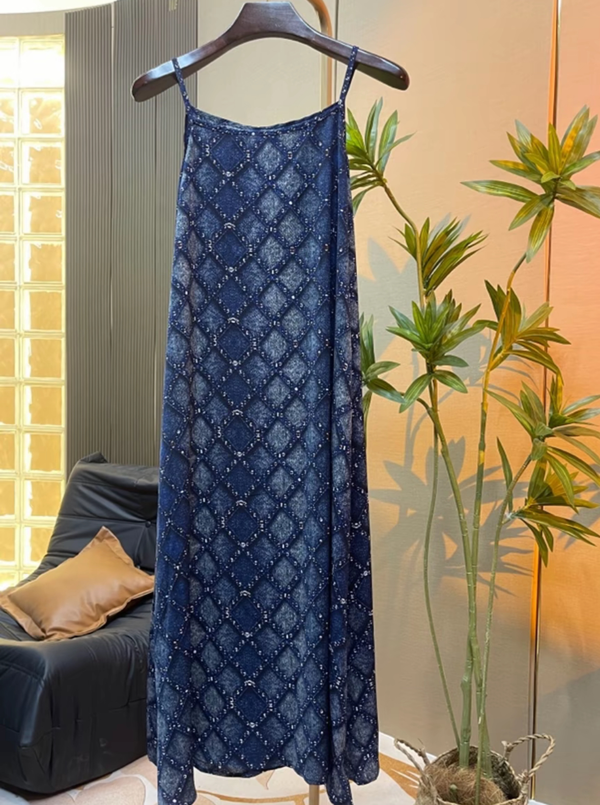 Elegant vacation long loose design slimming fashion suspender