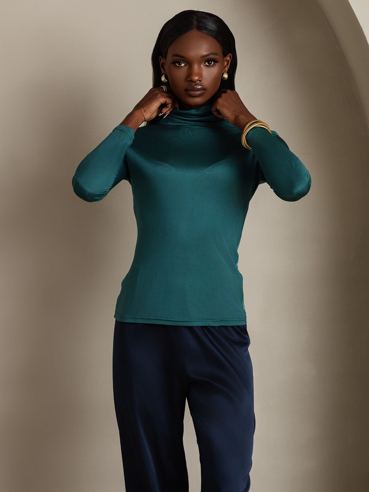 Haut à col montant en mélange de soie à manches longues T-shirt