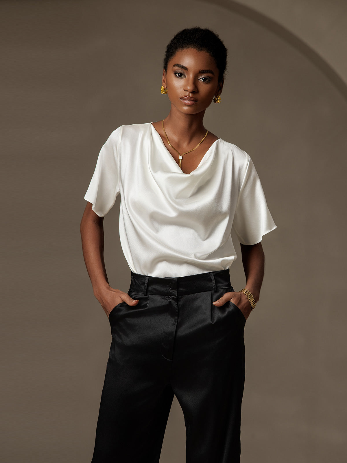 19Momme T-shirt court à col bénitier en soie décontracté