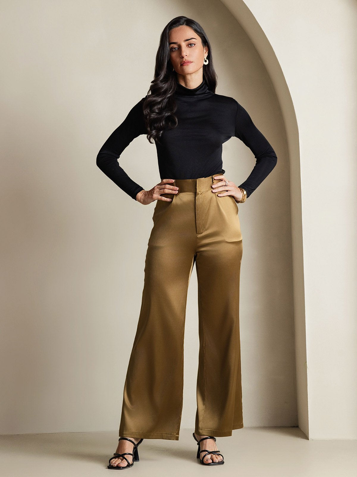 Haut à col montant en mélange de soie à manches longues T-shirt