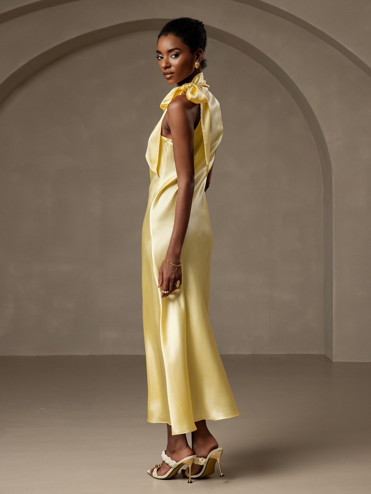 19Momme Soie Nouer Col Maxi Robe