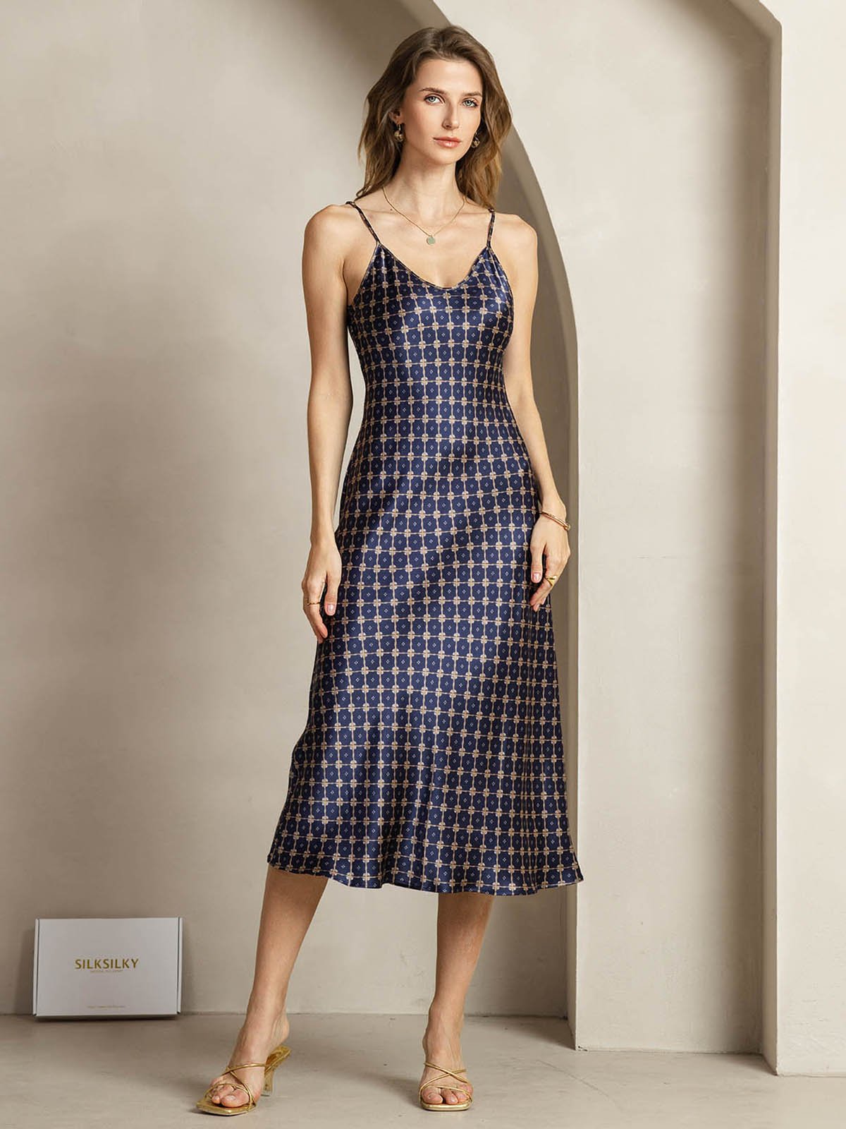 Robes Midi En Soie 19Momme À Col V Avec Bretelles Réglables