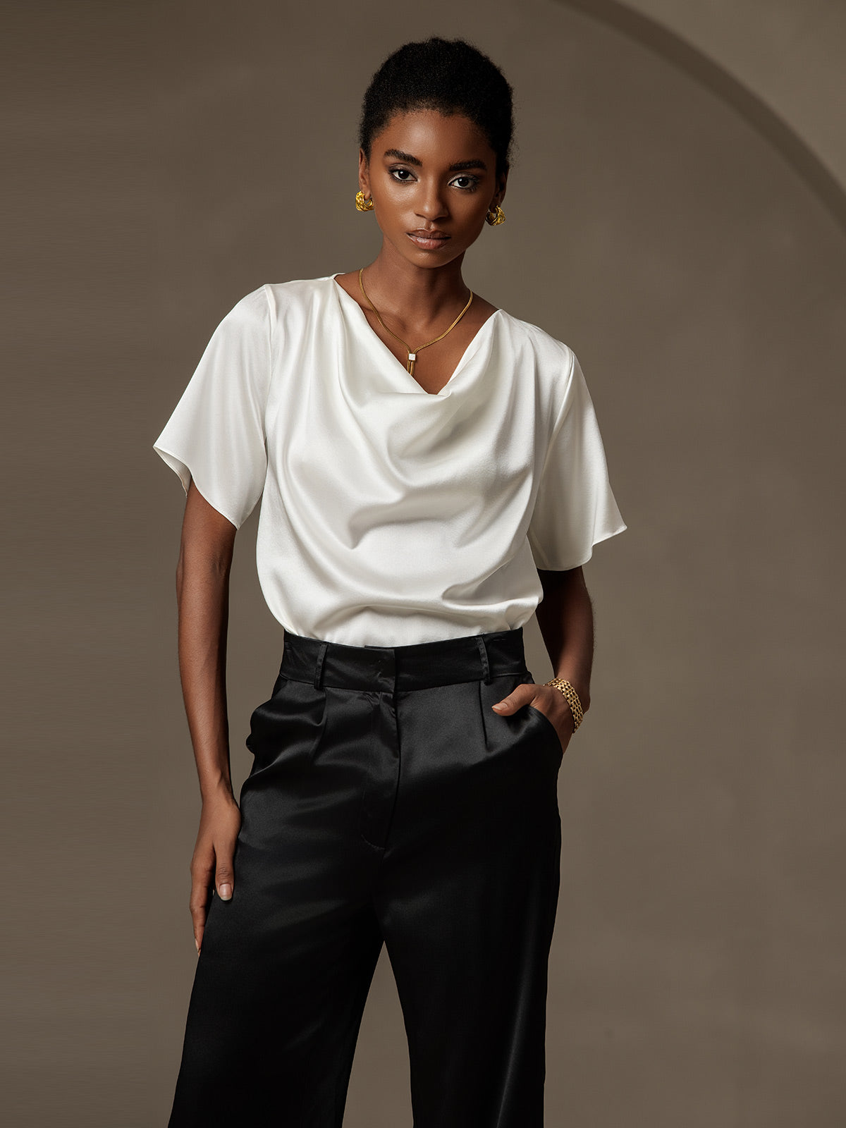 19Momme T-shirt court à col bénitier en soie décontracté