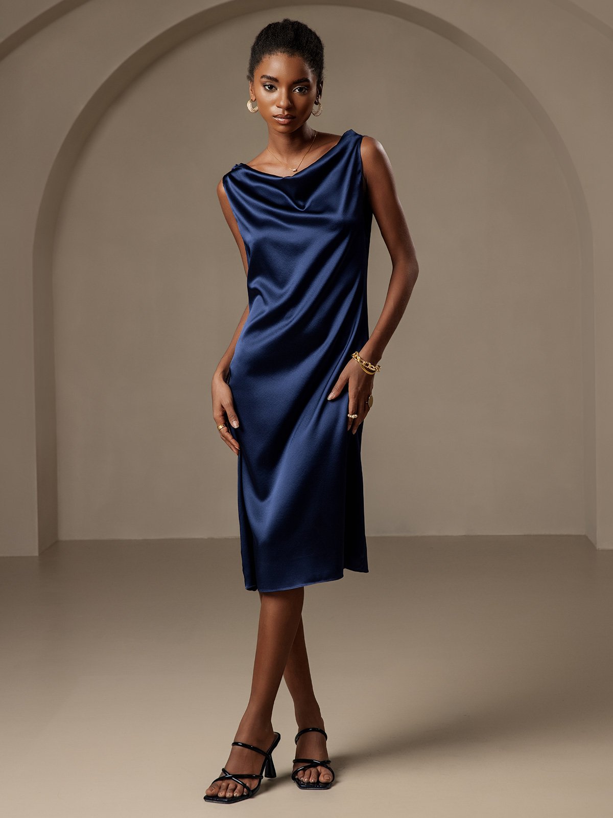 19Momme Robe sans manches en soie élégante à col bénitier