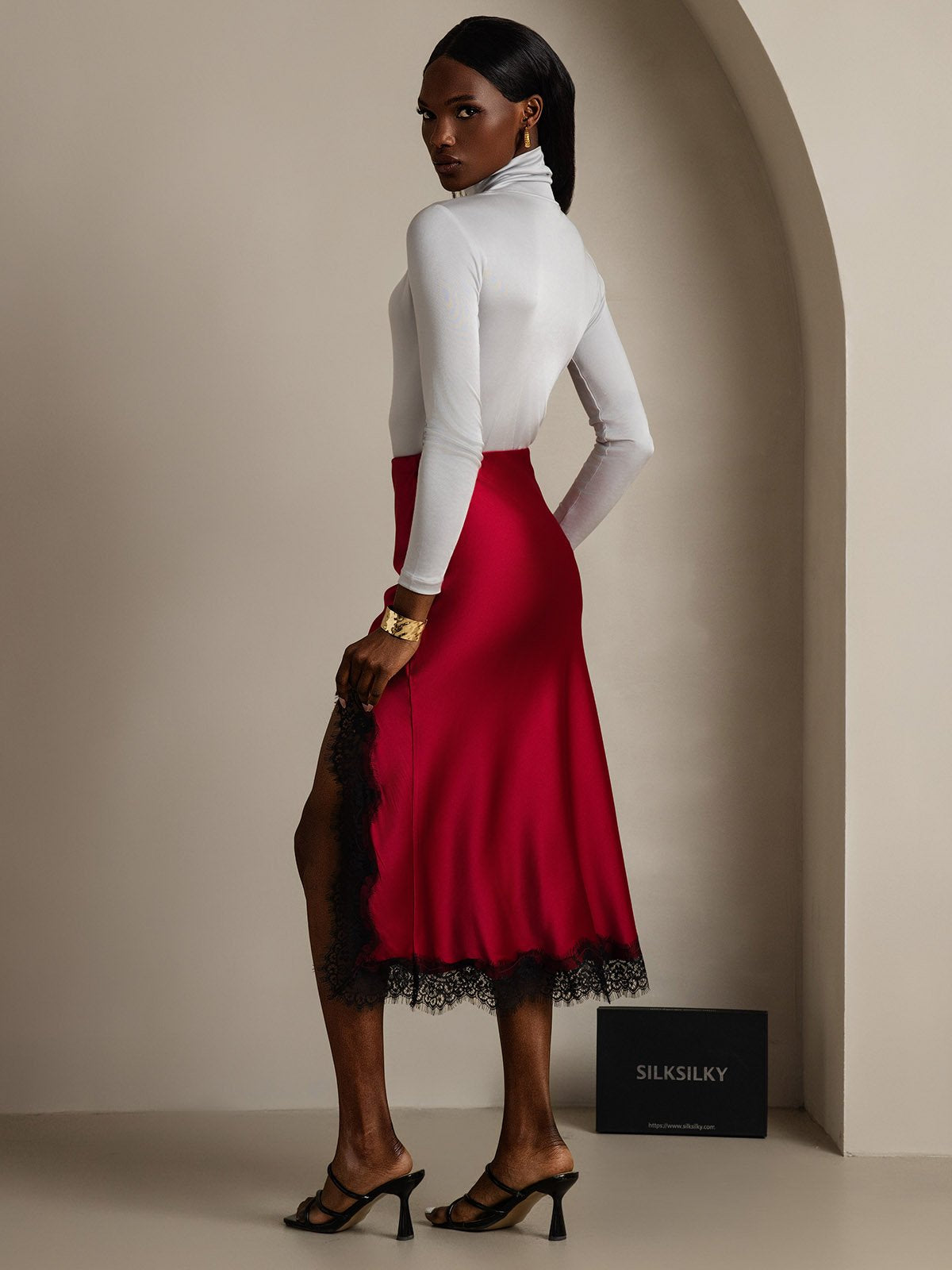 Haut à col montant en mélange de soie à manches longues T-shirt