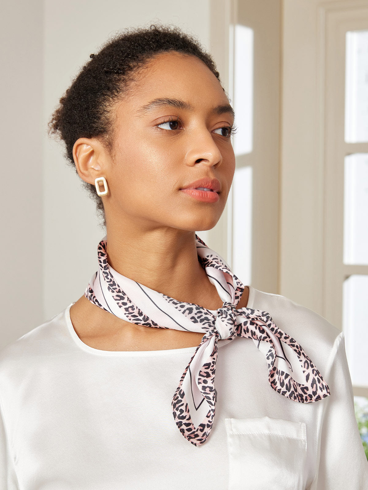 Foulard Carré de Créateur Imprimé en Pure Soie 53x53cm / 21