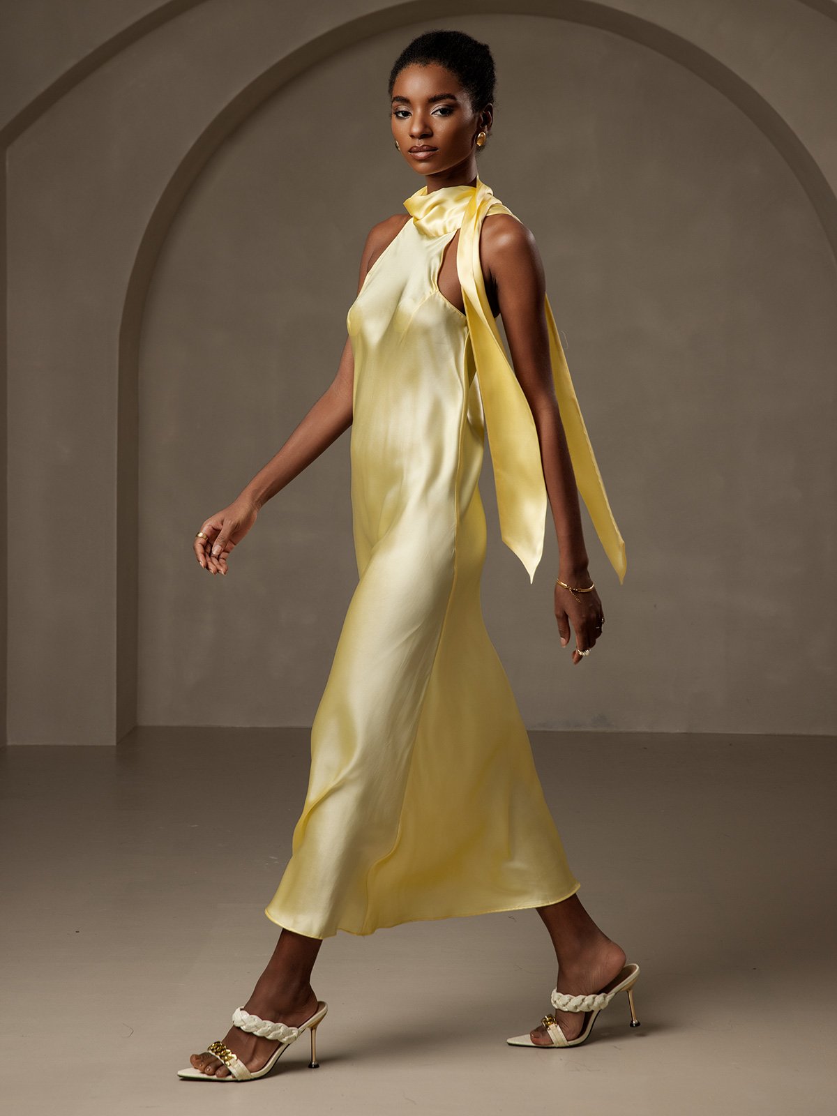 19Momme Soie Nouer Col Maxi Robe